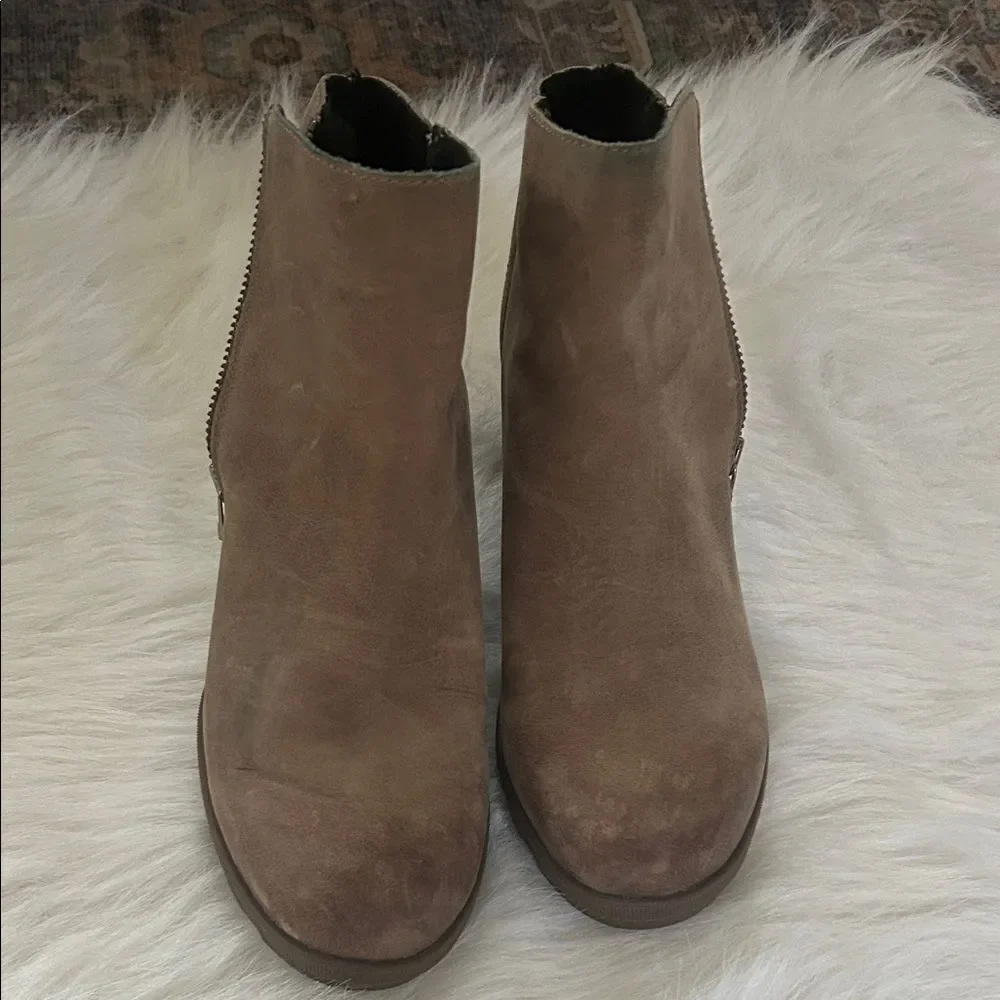 Women's Joan Of Arctic™ Wedge II Zip Bootie  size 109